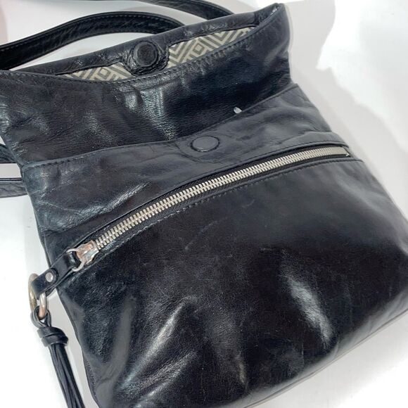 Elegant HOBO Black Leather Crossbody Bag - Picture 10 of 13